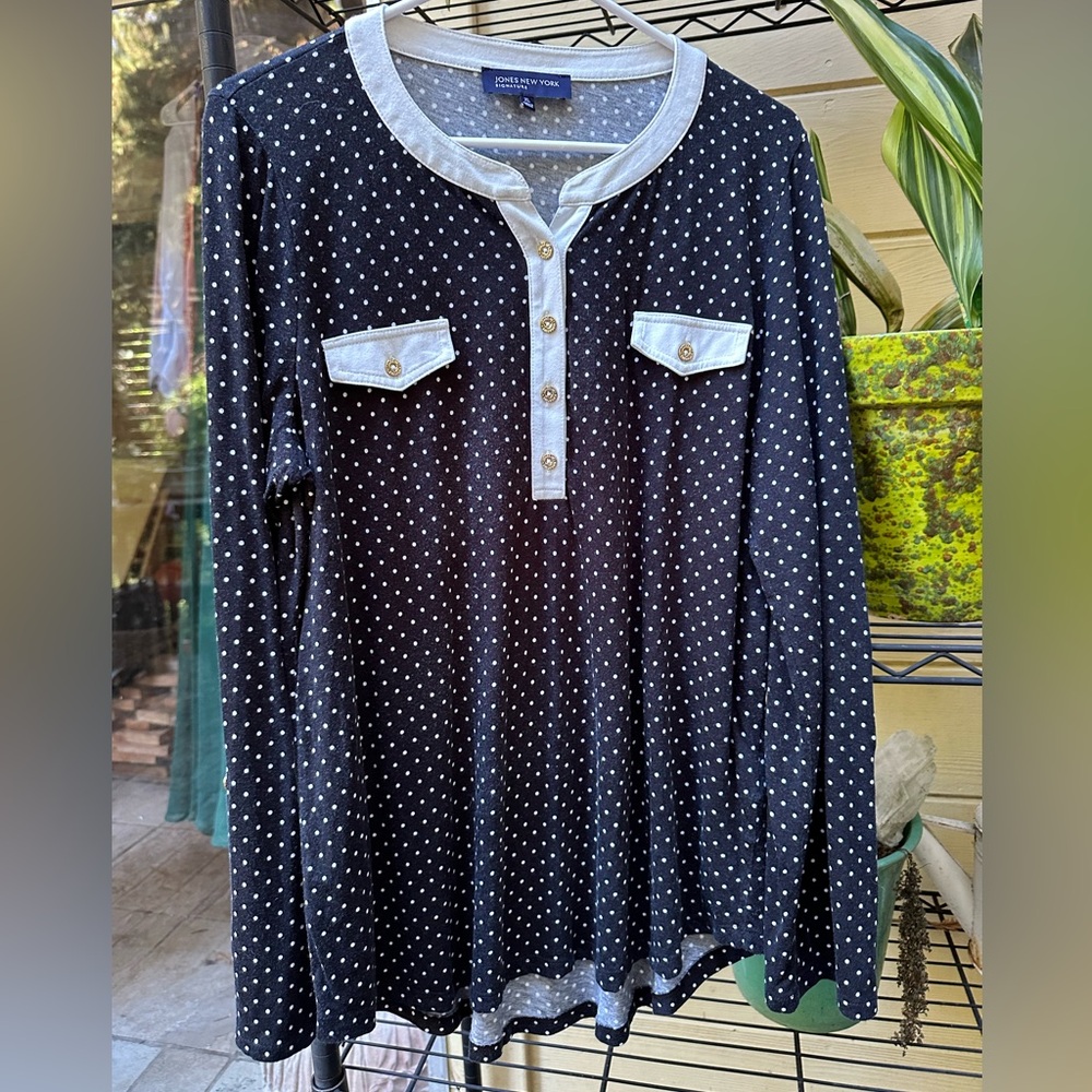 JONES NEW YORK SIGNATURE Women’s XL Black w/White polka dot Long Sleeve Henley